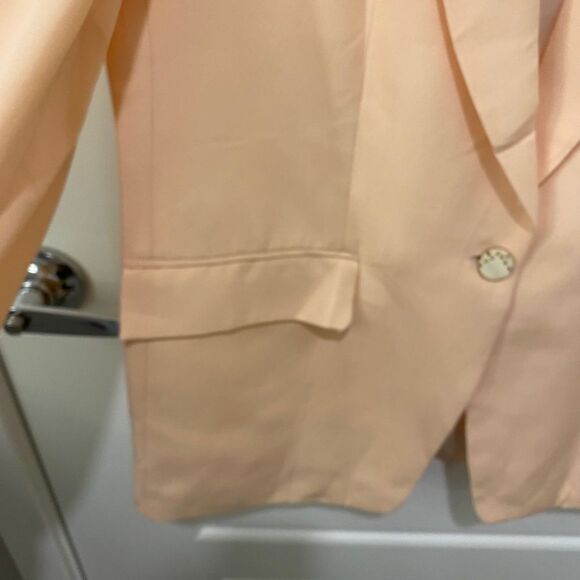 Women's Long Sleeve Suit Jacket/Blazer. Peach. Medium. Business Casual. Preppy. - Picture 6 of 13